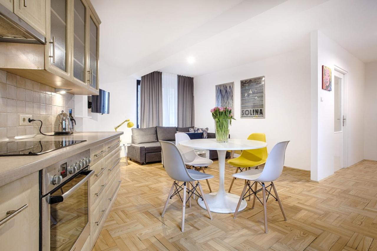 Central Apartments By Tyzenhauz Krakow Bagian luar foto